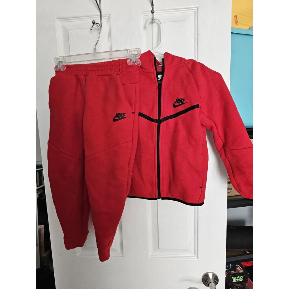 Kid’s Size Large (7) Nike Tech Fleece Full Zip Hoodie & Joggers Outfit Set Red